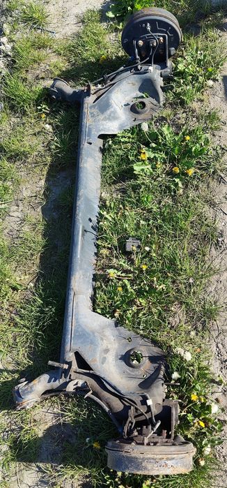 Aygo C1 107 belka tylna oś