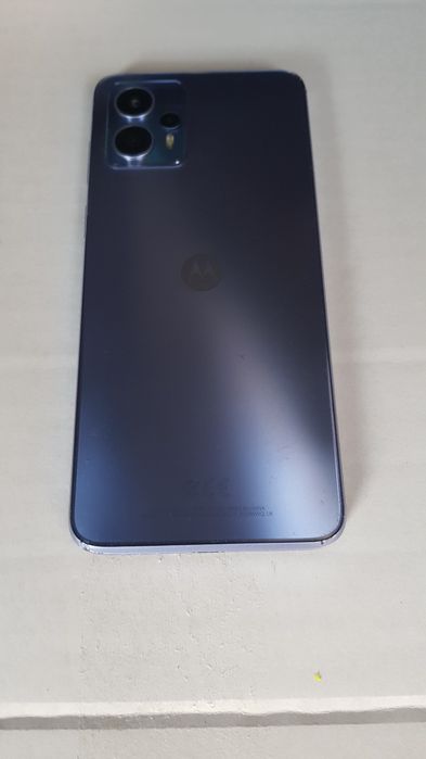 Telefon Motorola g13 4/128GB etui ładowarka indukcyjna