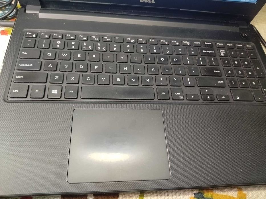 Dell vostro i3-7020u/8gb DDR4/128 SSd/15,6 + зарядка, сумка