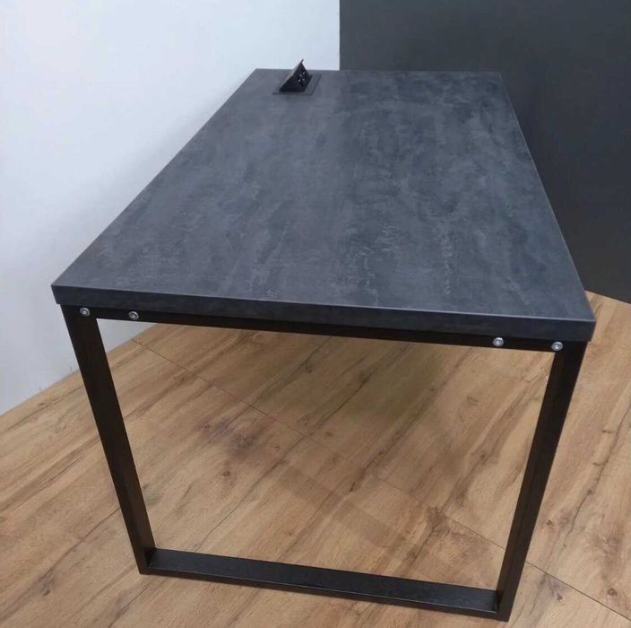 Офисный стол. Индивидуальный проект. Стіл на металевих ніжках. Ножки.