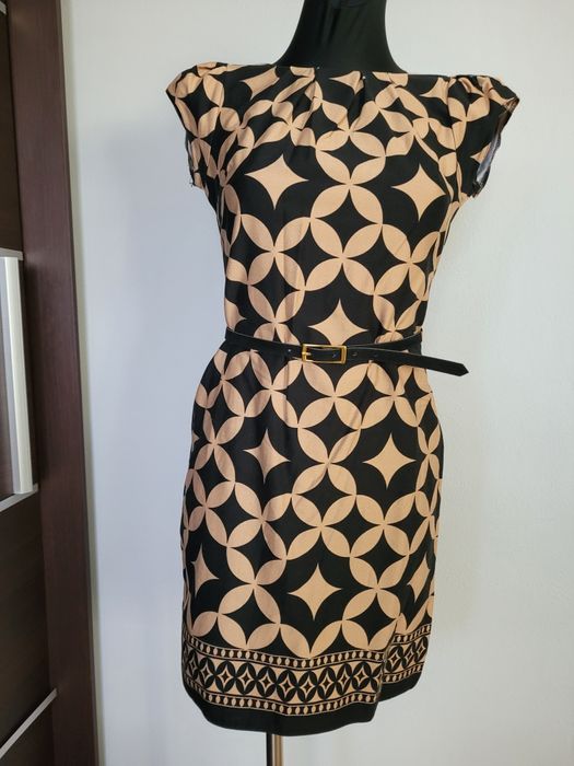 Śliczna sukienka Dorothy Perkins, rozm. 36.