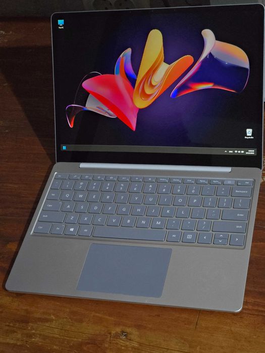 Ноутбук Microsoft Surface Laptop Go 8/256