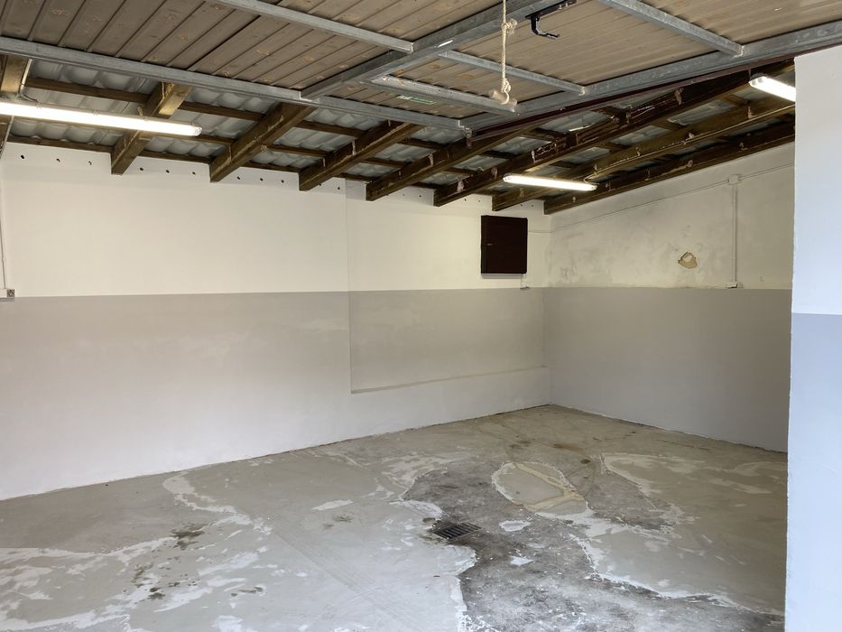 Magazyn 40m2 z brama