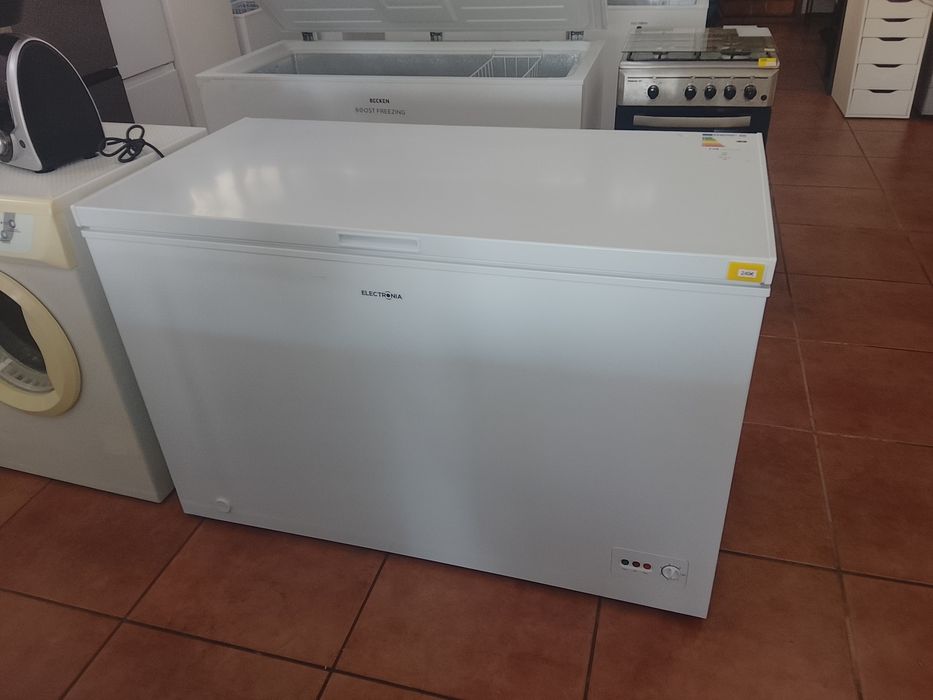 Arca Congeladora ELECTRONIA 300litros (Igual a Nova)