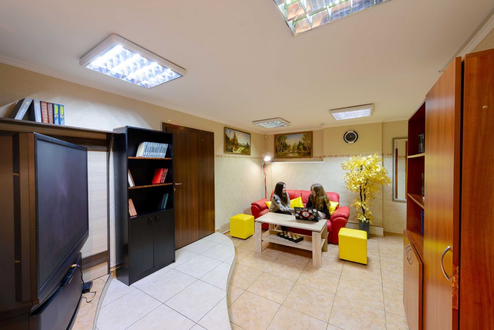 200 метров от метро Тараса Шевченко Киев Центр Общежитие Койко-место