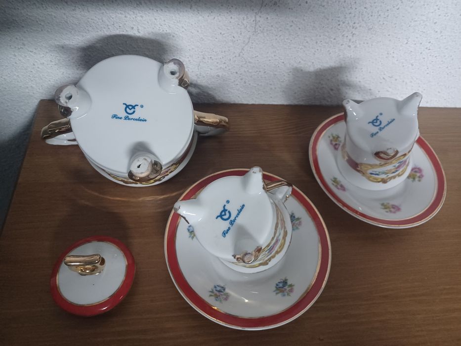 Conjunto de Café duplo com Açucareiro em porcelana