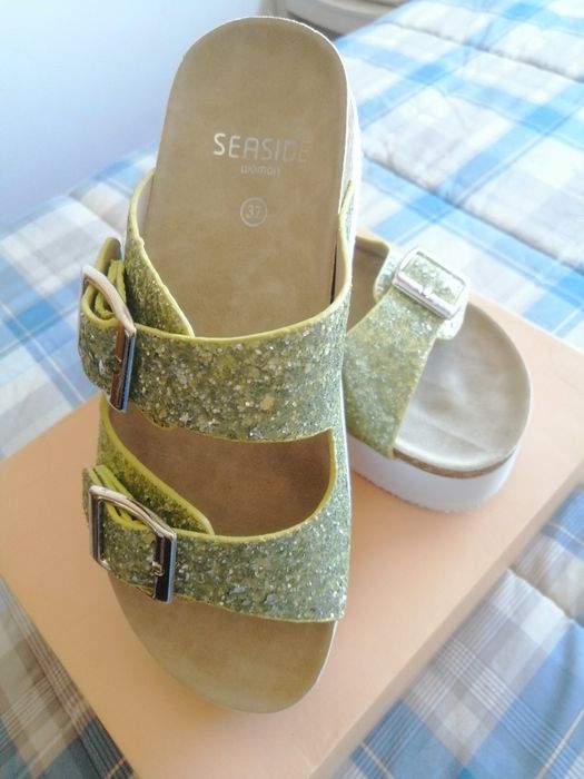 Sandália/chinelo brilhantes dourados Seaside Novo 37