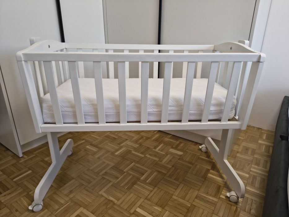 Kołyska, łóżeczko dziecięce 90x40, pościel, ochraniacz, poduszka do karmienia