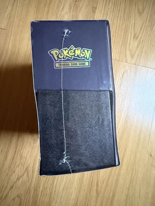 Pokémon TCG - Surging Sparks Elite Trainer Box selada