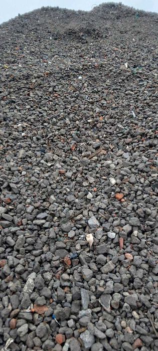 Materiały sypkie, kruszywo, piach, kamień pohutniczy