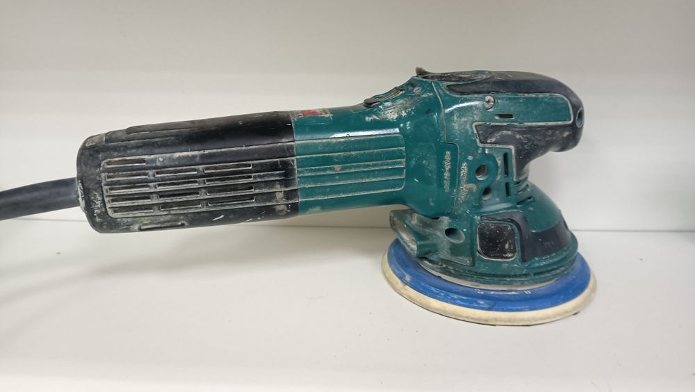 Шліфмашина вібраційна ексцентрикова Makita BO6050