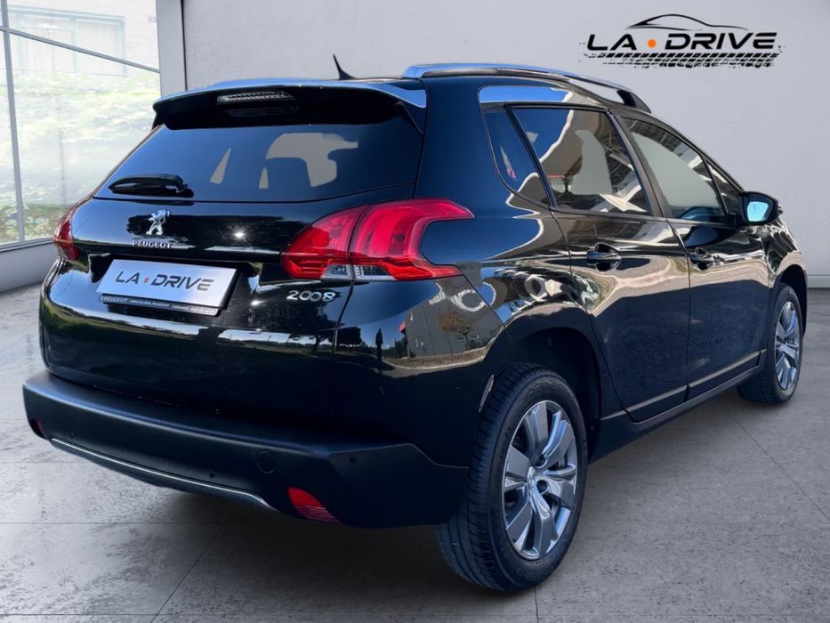 Peugeot 2008 — fotografia 4