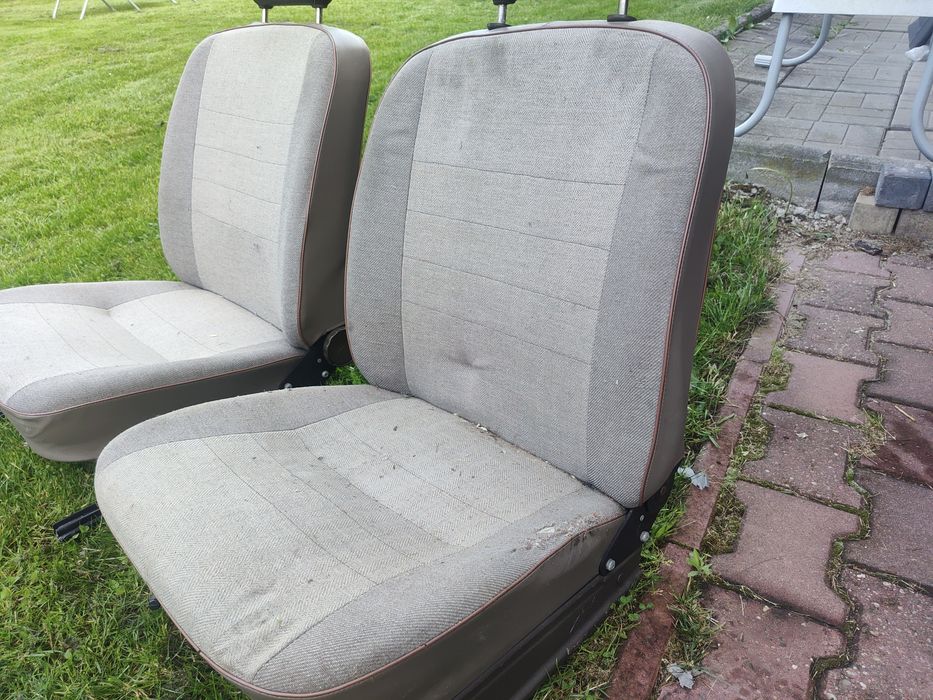Fotele skoda favorit