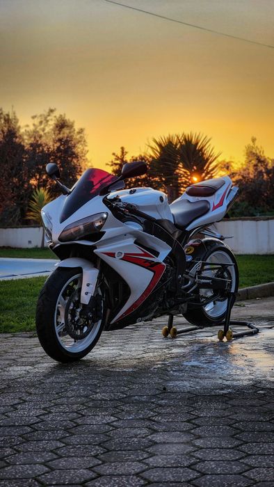 Yamaha R1 2008.