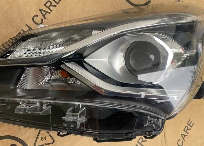 oticas frontais ESQ/DT toyota yaris III . fase 3 . 17-20