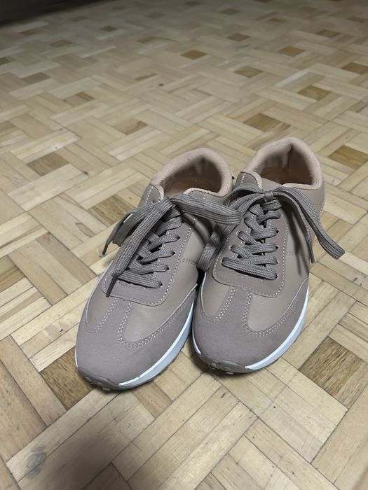 Damskie sportowe buty