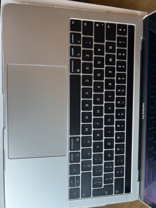 Macbook PRO silver 8GB