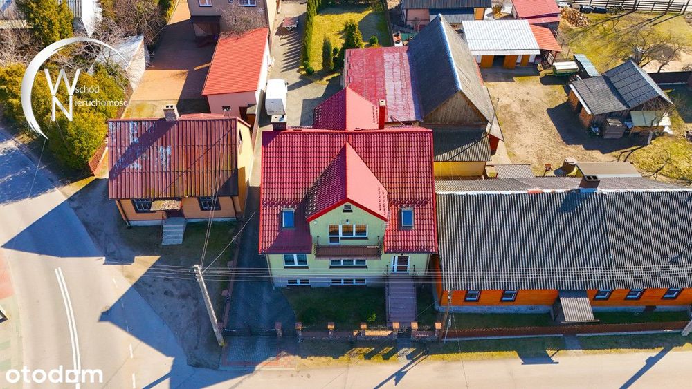 Przestronny dom z garażem i ogrodem