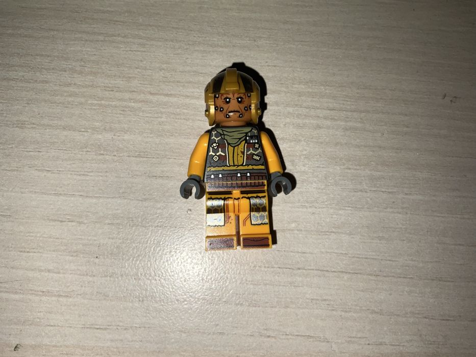 Lego snub fighter pilot минифигурка идиальное состояние,оригинал