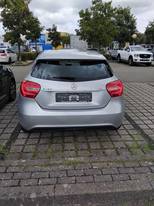 Vendo Mercedes A180 1.8 CDi 9200