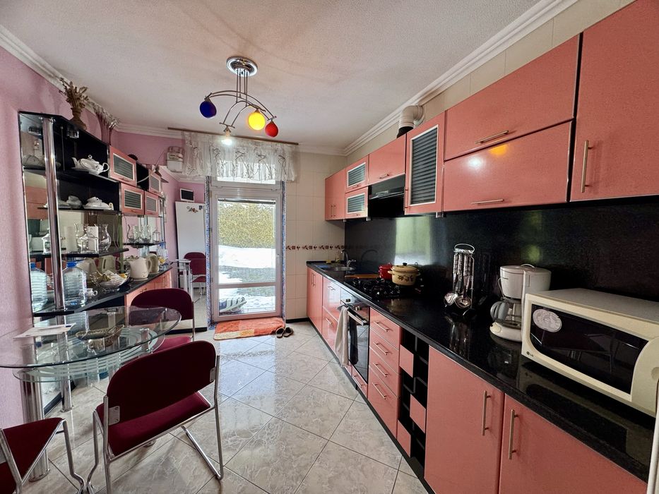 Будинок, 4- кімн, вул. Заставнянська (р-н Фільмобази)