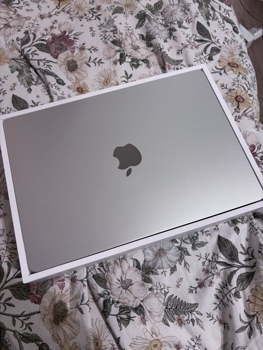 MacBook Air 13 16GB memory 512GB SSD