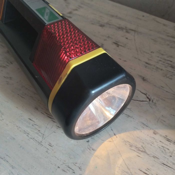 Ліхтарик автомобільний 12V