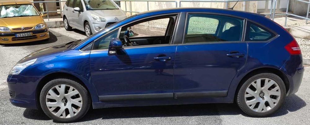Citroën C4 2005 – Económico, Confortável e em Bom Estado