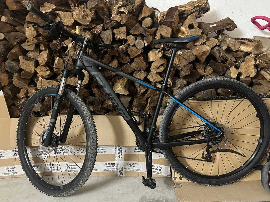 Bicicleta MTB Cube Attention 29''