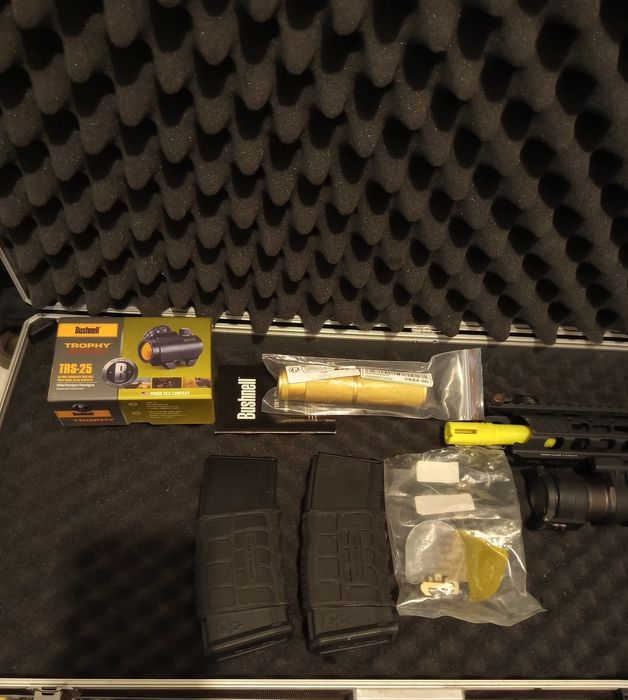Airsoft réplica + acessórios.