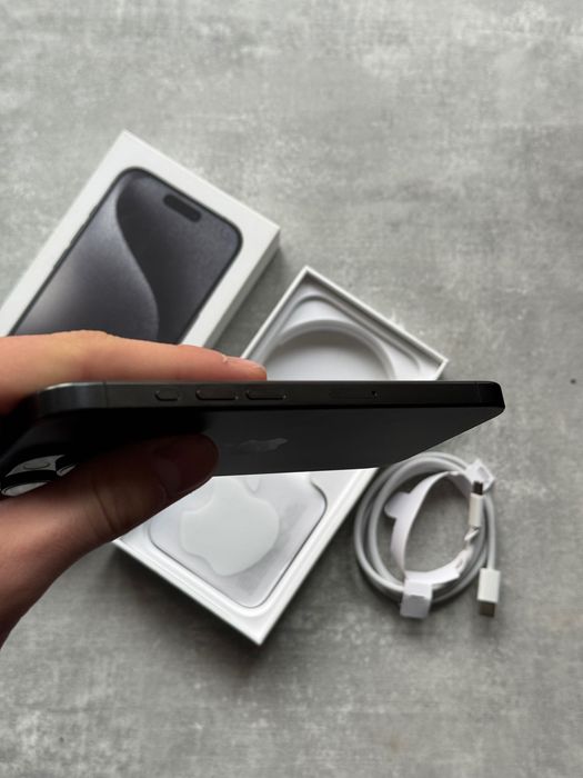 Apple iPhone 15 pro 256 GB Bateria 87%