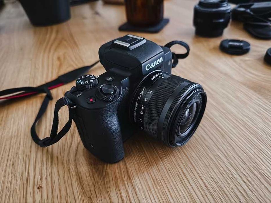 Canon EOS M50 wraz z akcesoriami