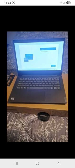 Portátil LENOVO em caixa
