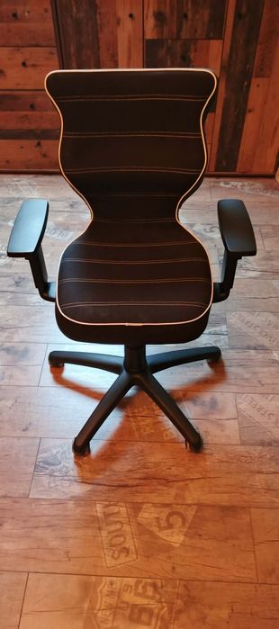 Krzesło obrotowe Entelo