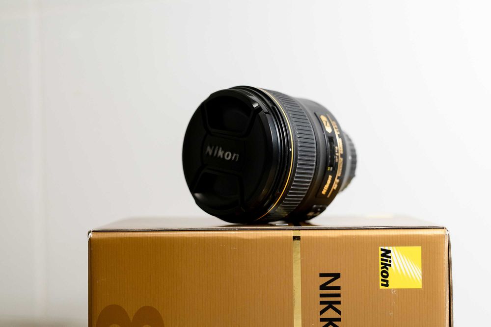 Objetiva Nikon 85mm f/1.4G (Praticamente Nova - Leia a Descrição)