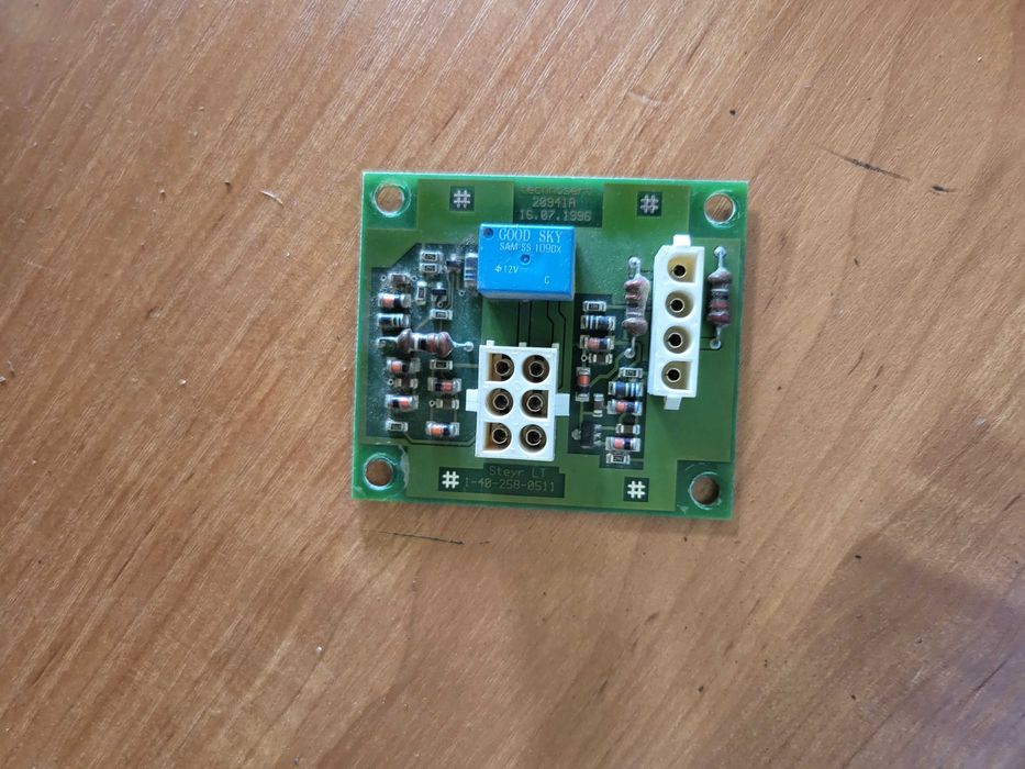 Panel bezpieczników. Możliwa wysyłka