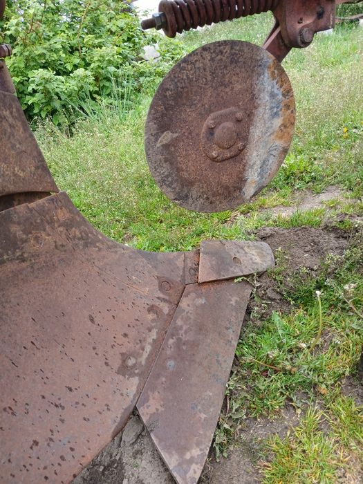 Pług czteroskibowy overum C487 hydrauliczny
