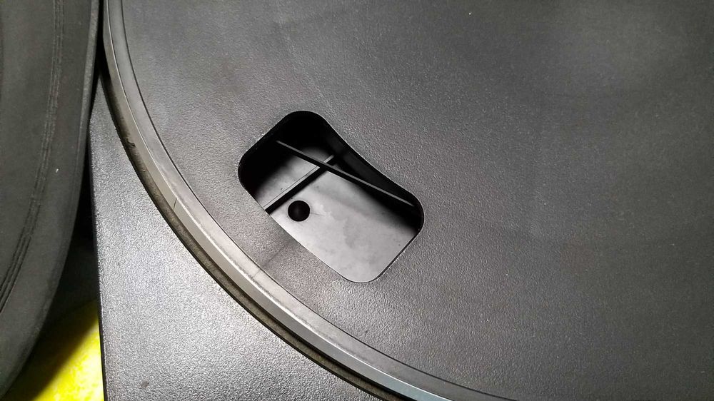 Gira-discos Sony e Grundig