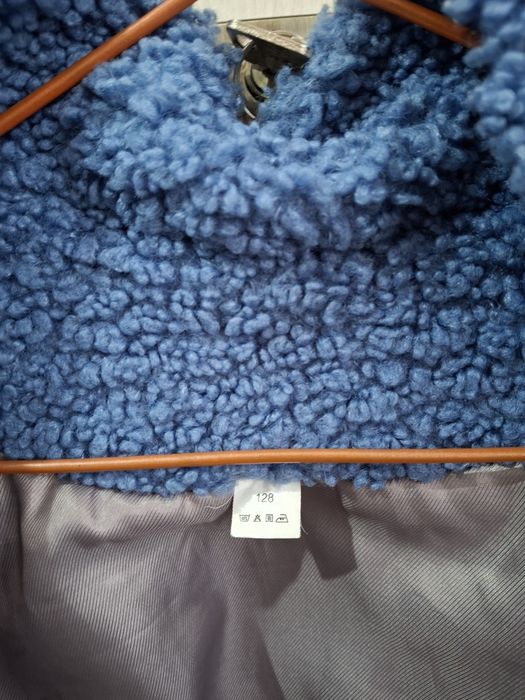 Стильна та тепла курточка для дівчинки барашка