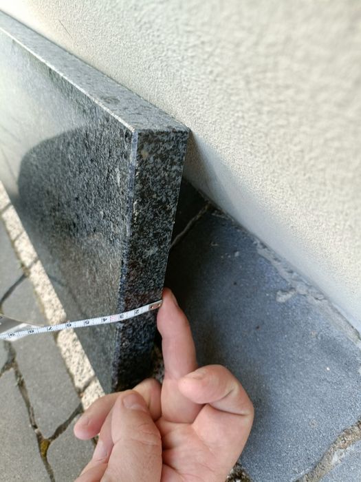 Parapet granitowy