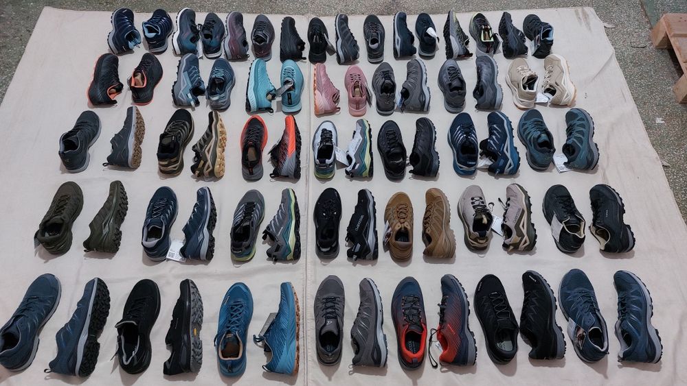 Lowa кросівки трекінгові сток оптом