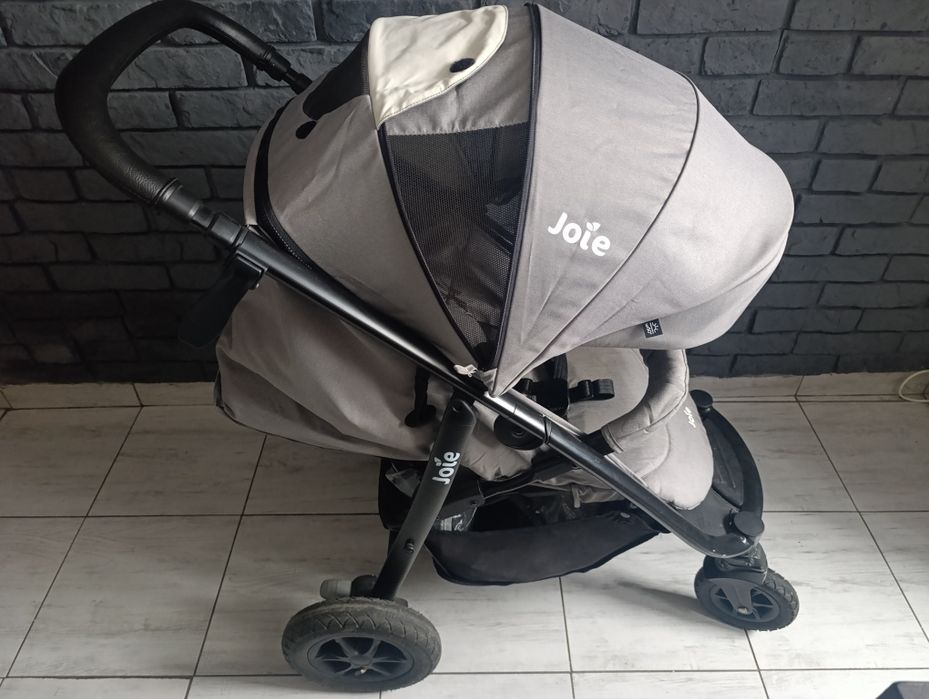 Spacerówka Joie.