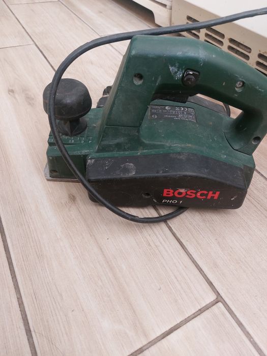 Єлектрорубанок Bosch.под ремонт.