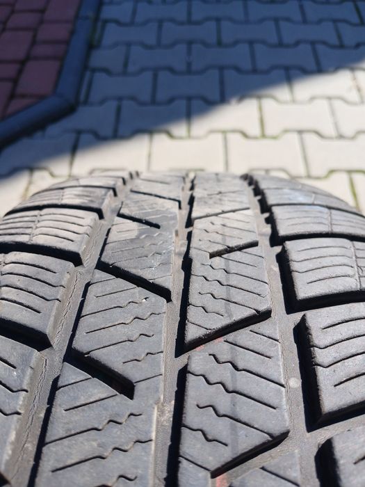 Opony zimowe 215/65 R16