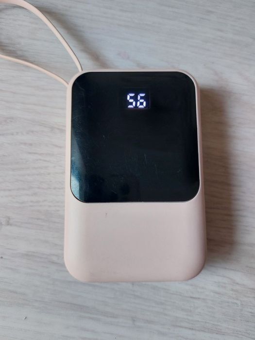 Компактний Power Bank.