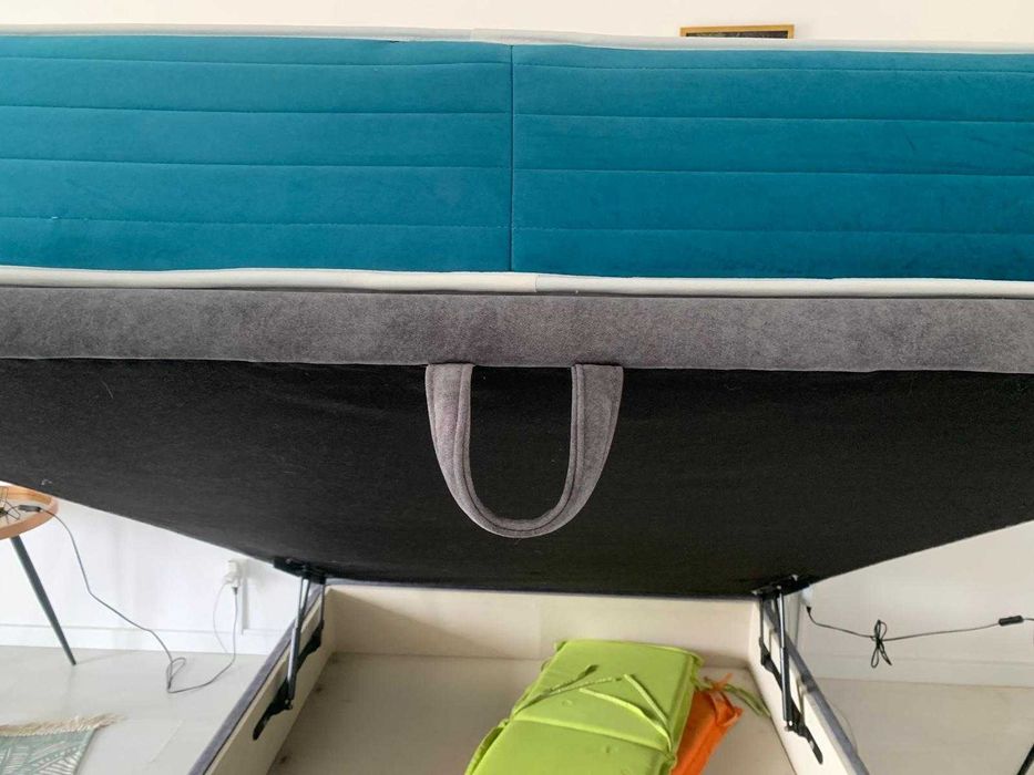Cama sommier com arrumação
