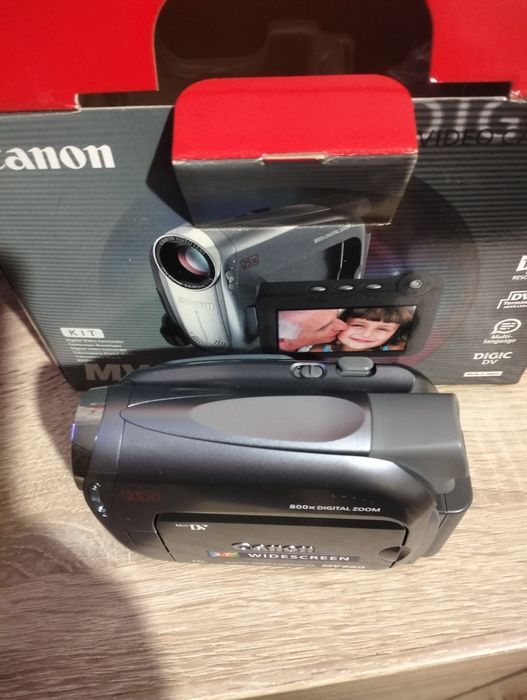Відео камера Canon