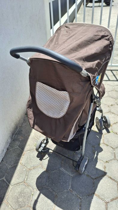 Carrinho passeio compacto bebé