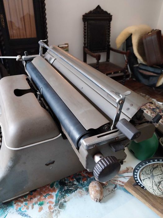 Maquina de escrever antiga