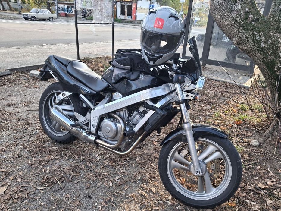 Продам мотоцикл Honda Bros 400